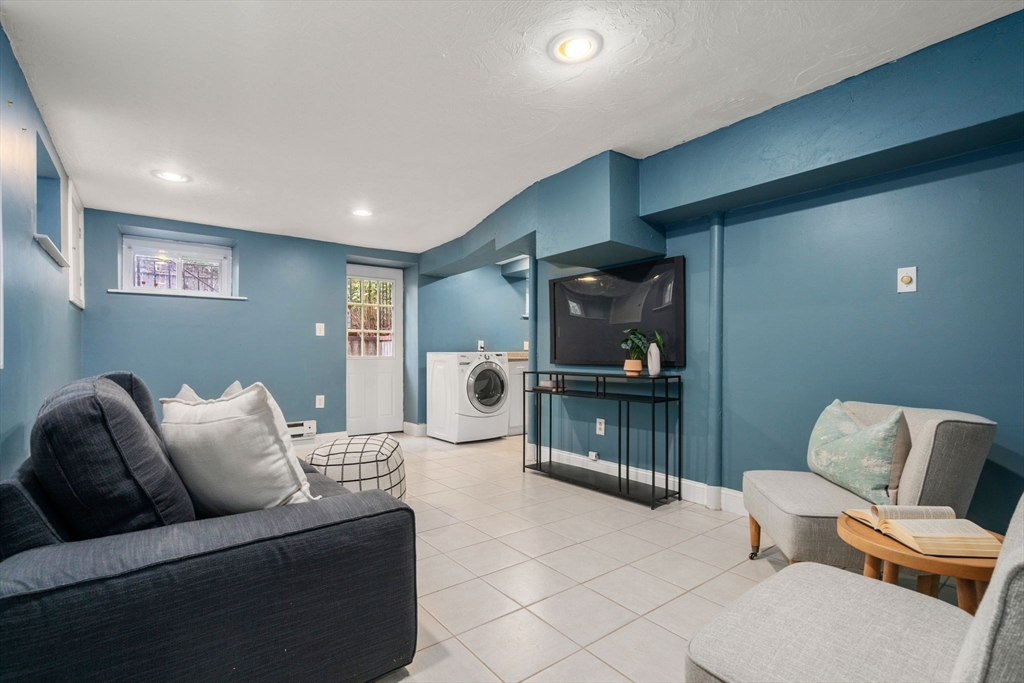 20 Whittemore Road, Unit 20 Newton, MA 02458 - Photo 19 of 33 Gallery Image 19