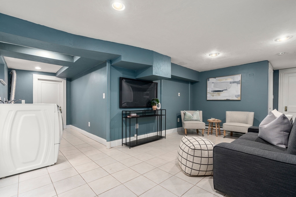 20 Whittemore Road, Unit 20 Newton, MA 02458 - Photo 21 of 33 Gallery Image 21