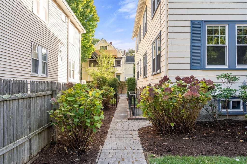 20 Whittemore Road, Unit 20 Newton, MA 02458 - Photo 27 of 33 Gallery Image 27