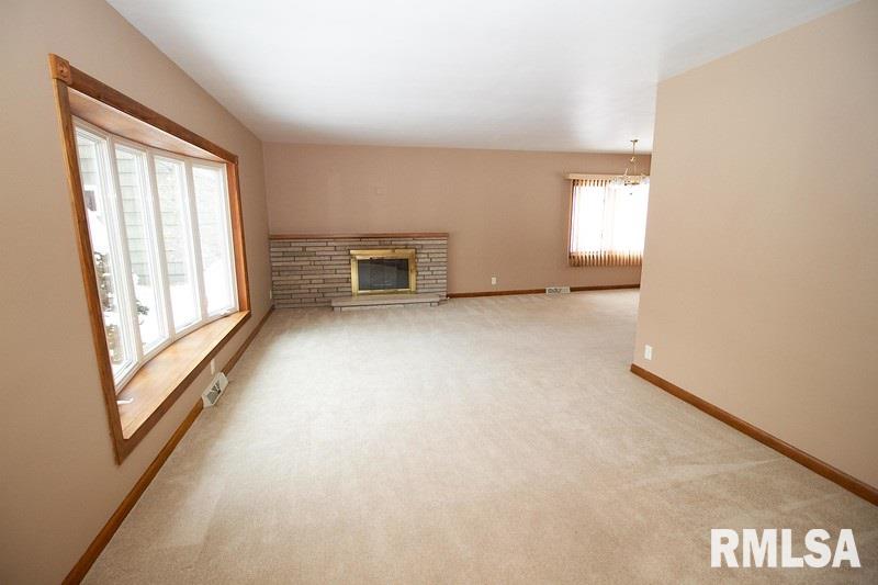 2111 Jersey Ridge Road Davenport, IA 52803 - Photo 3 of 24 Gallery Image 3