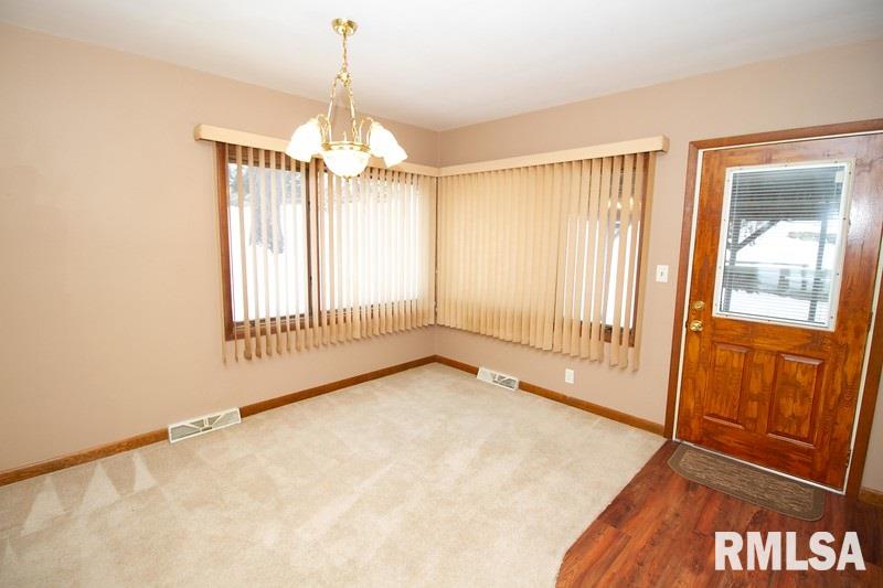 2111 Jersey Ridge Road Davenport, IA 52803 - Photo 6 of 24 Gallery Image 6
