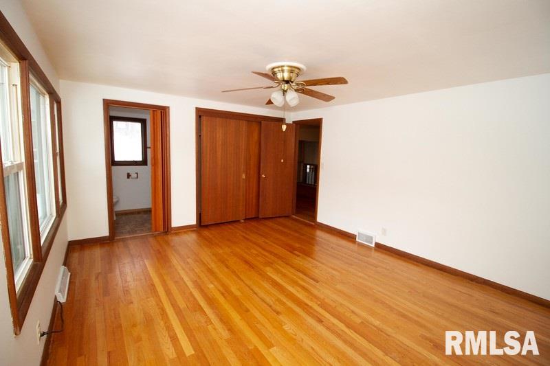 2111 Jersey Ridge Road Davenport, IA 52803 - Photo 9 of 24 Gallery Image 9