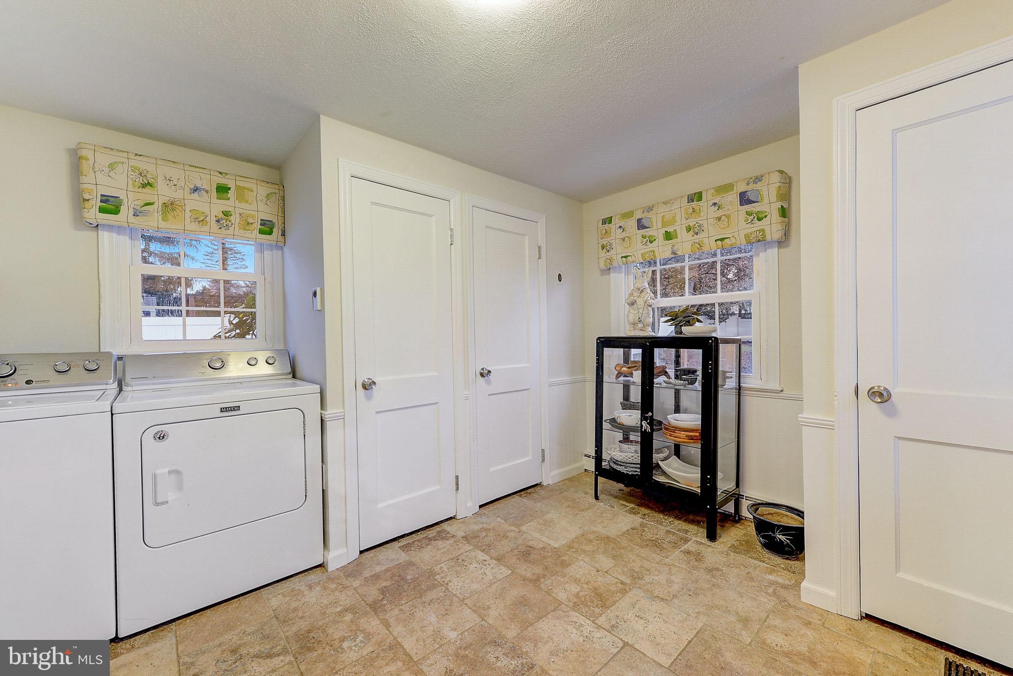 1439 Huntingdon Road Abington, PA 19001 - Photo 11 of 59 Laundry room/mudroom
