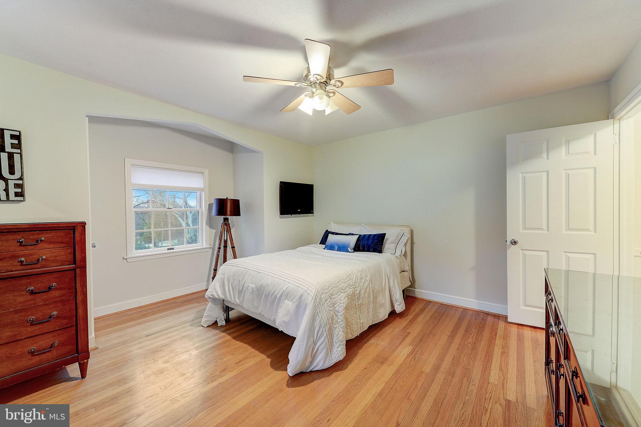 1439 Huntingdon Road Abington, PA 19001 - Photo 35 of 59