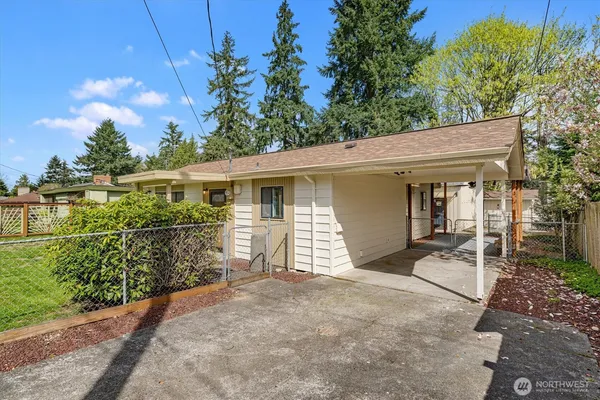$484,000 | 13648 28th Place South, SeaTac, WA 98168