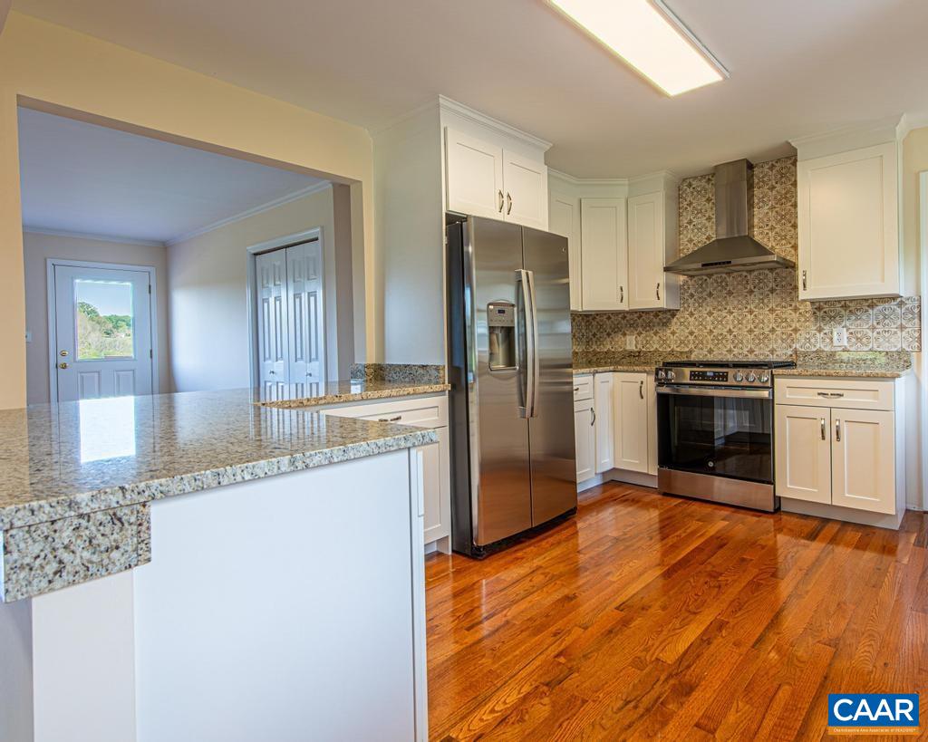654 Clarks Tract Keswick, VA 22947 - Photo 9 of 28