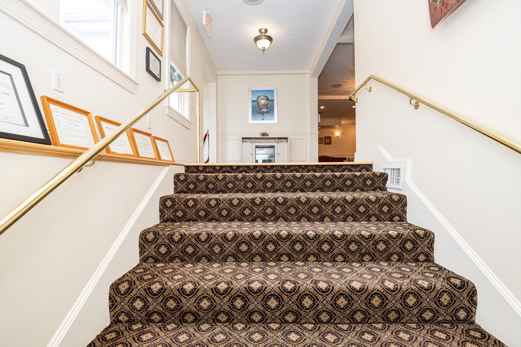 11 Linden Street Reading, MA 01867 - Photo 6 of 31