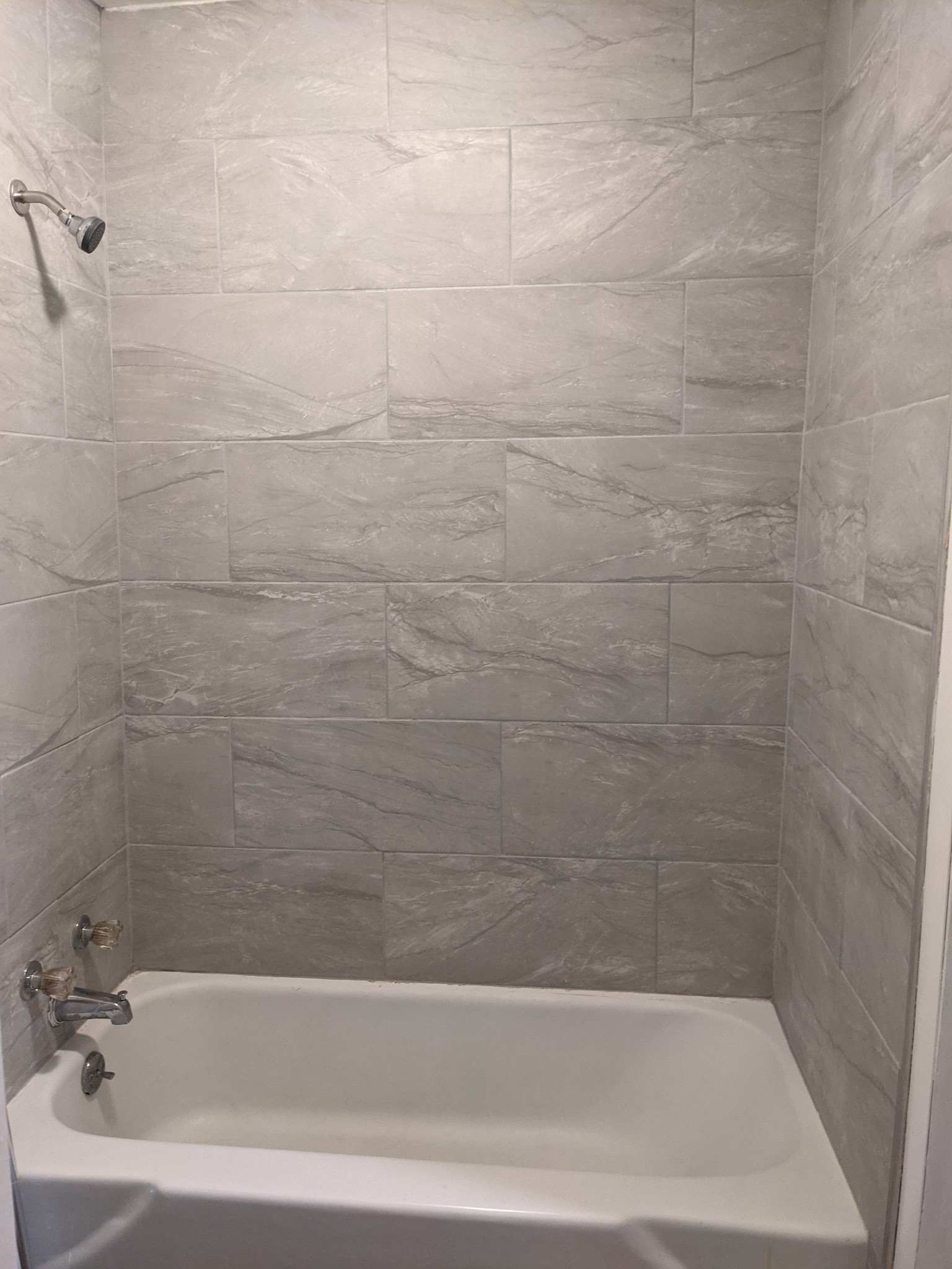 320 Welch Road, Unit F1 Nashville, TN 37211 - Photo 11 of 13 a bathroom with a bathtub