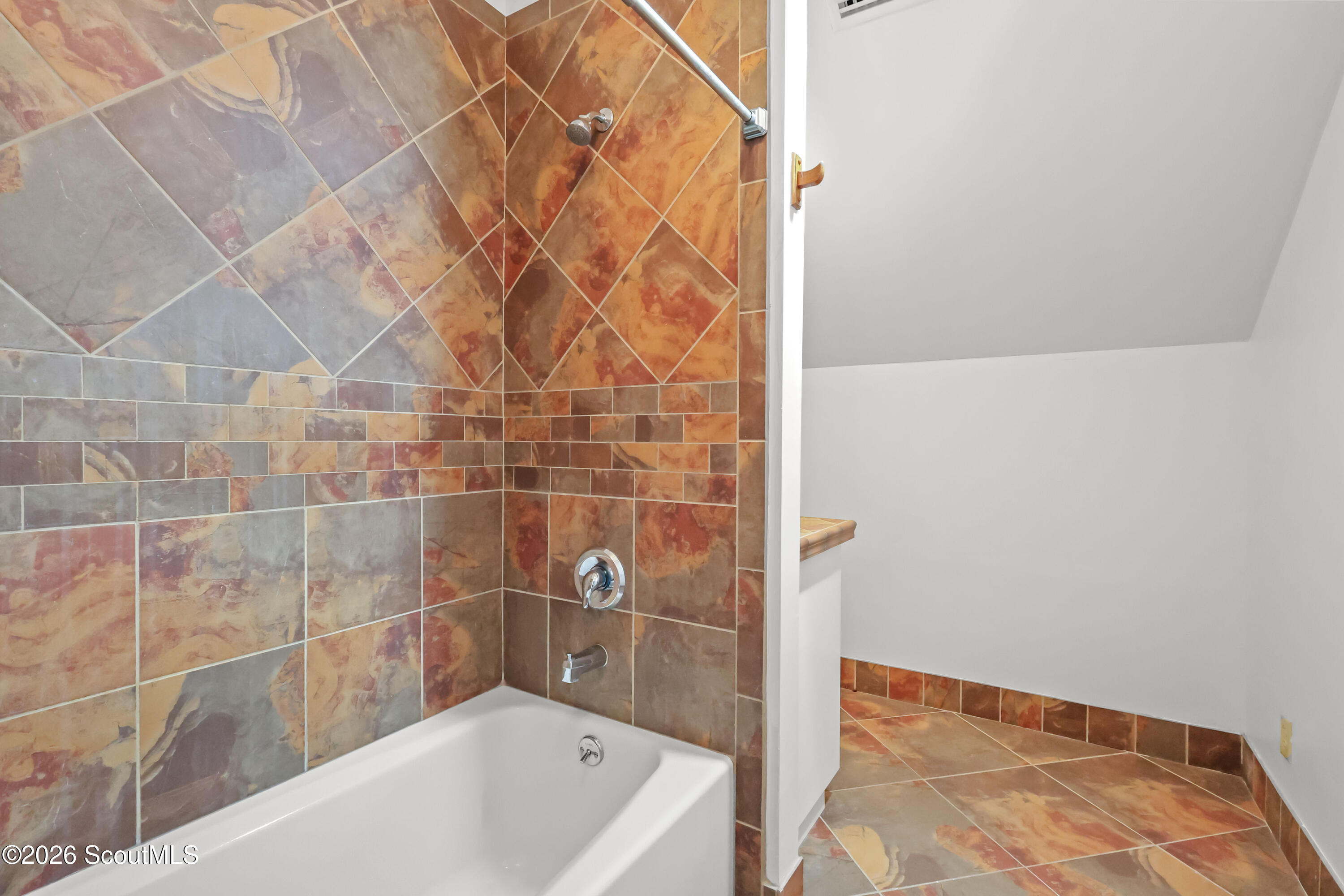 104 Sapelo Street St. Simons Island, GA 31522 - Photo 40 of 45 Upstairs Full Bathroom No 3