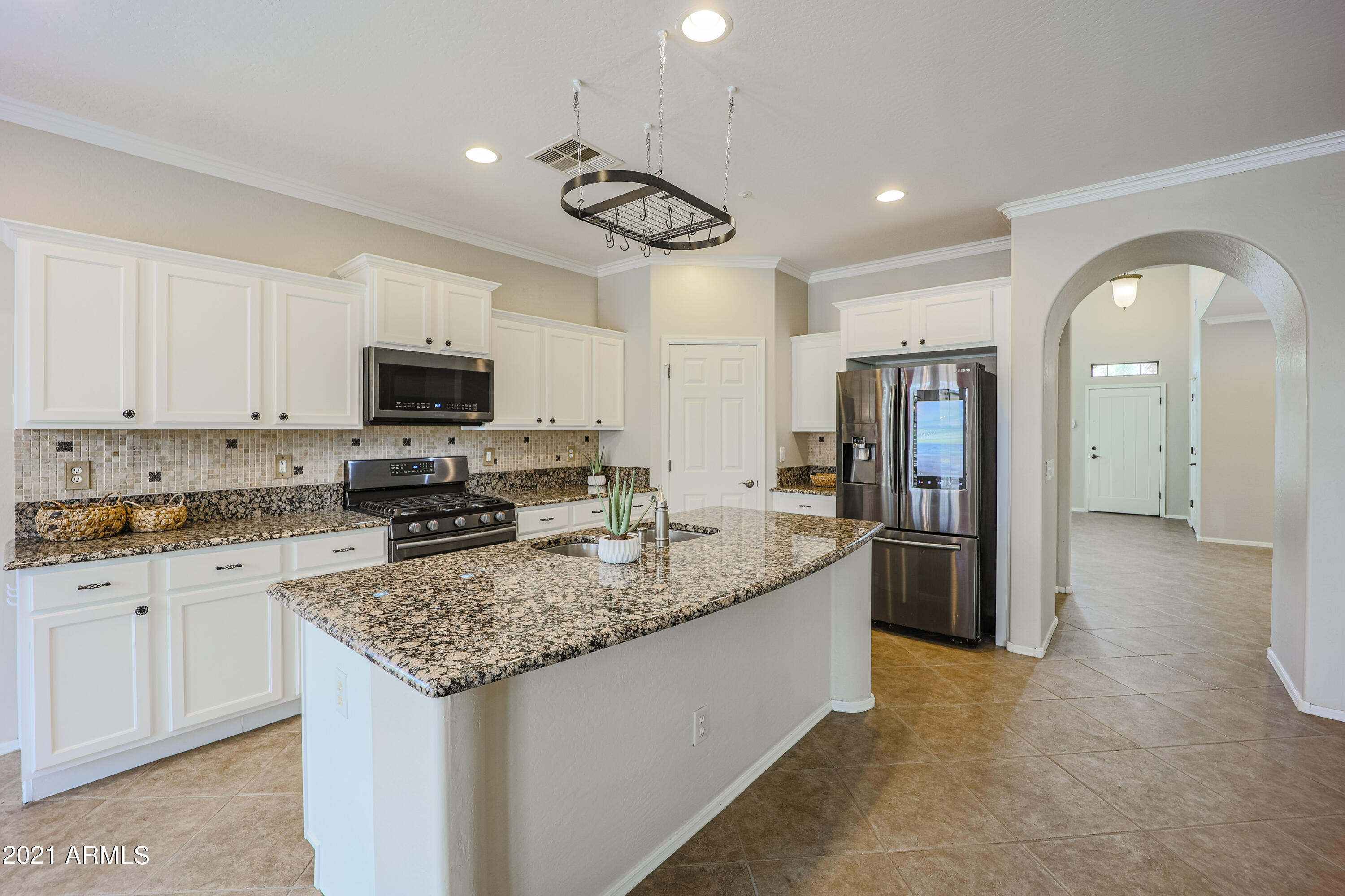 18556 Verdin Road Goodyear, AZ 85338 - Photo 8 of 63 Granite Kitchen