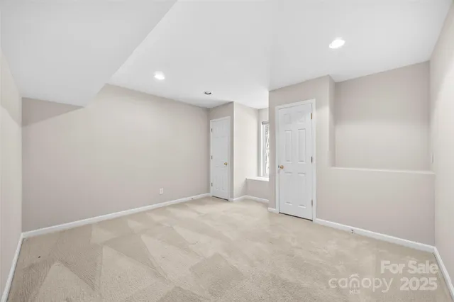 $500,000 | 6631 Harburn Forest Drive, Charlotte, NC 28269