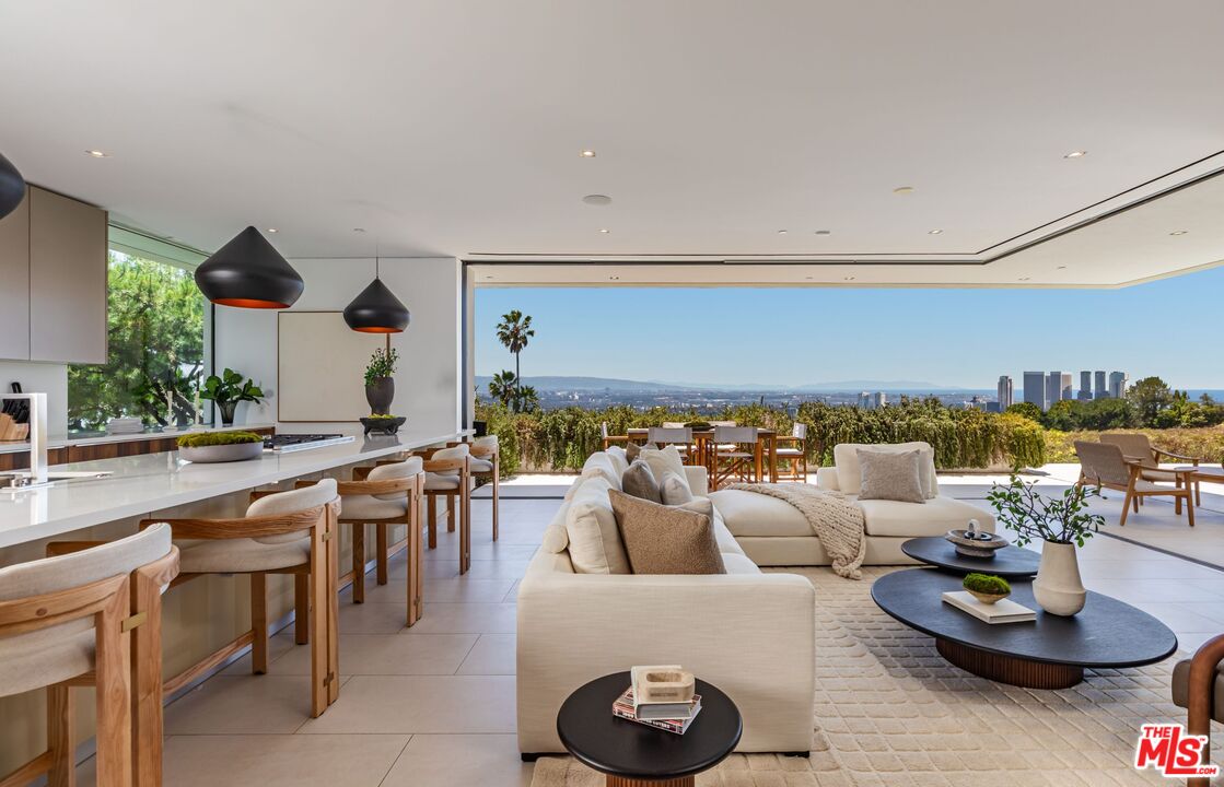 1535 Carla Ridge Beverly Hills, CA 90210 - Photo 15 of 41