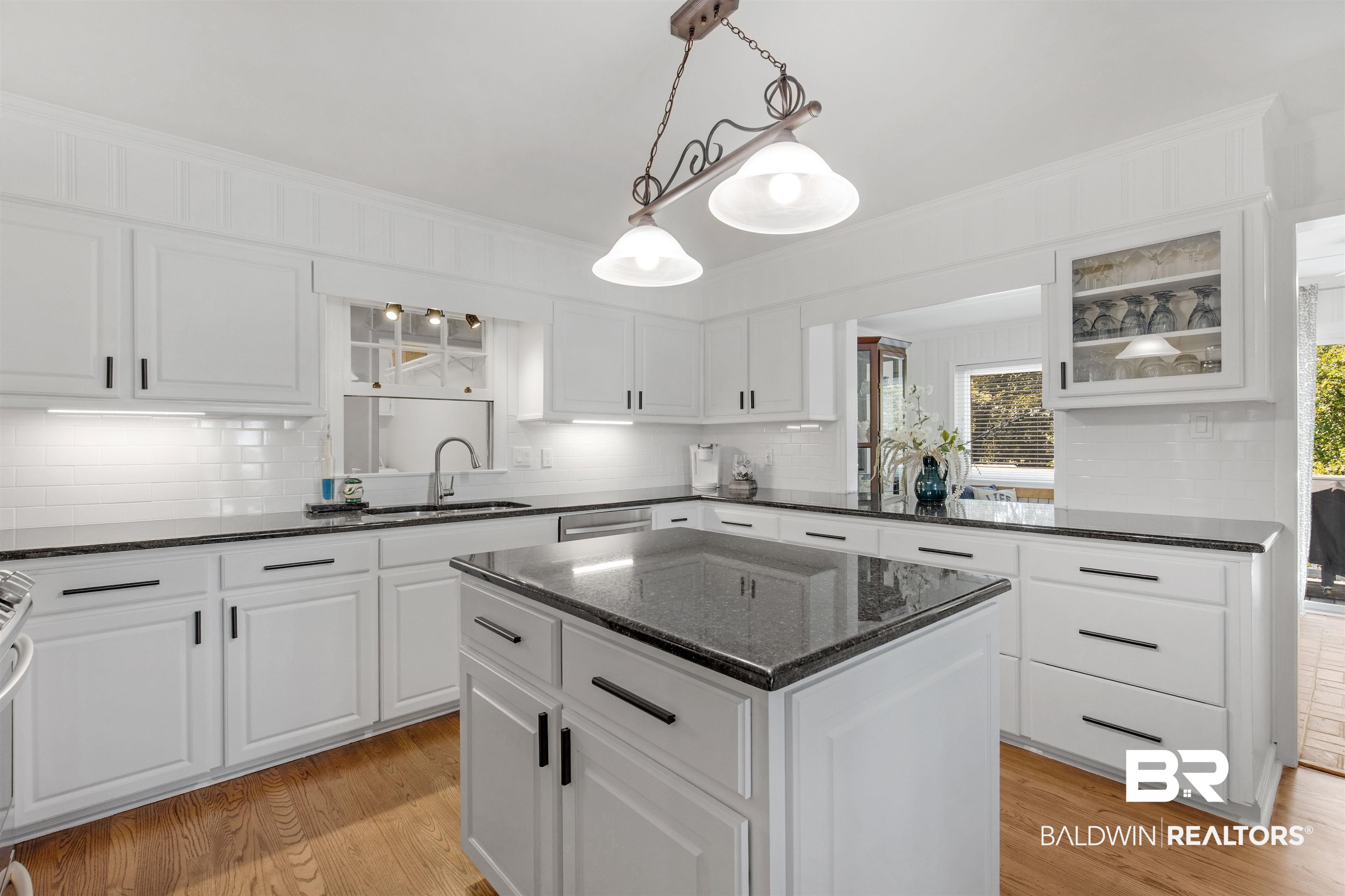 3070 Riverside Drive West Mobile, AL 36605 - Photo 9 of 47