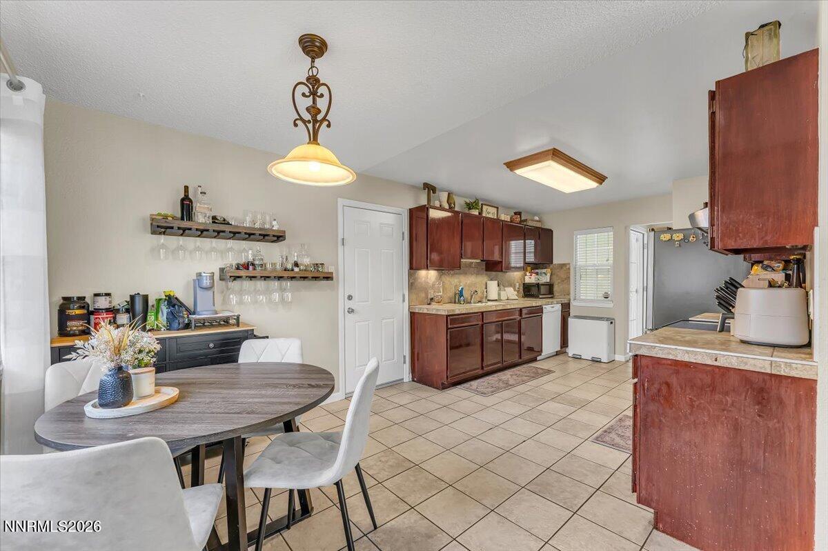 1375 Marne Drive Reno, NV 89503 - Photo 7 of 26 07-1375 Marne St Reno NV 89503 (7 of 29)