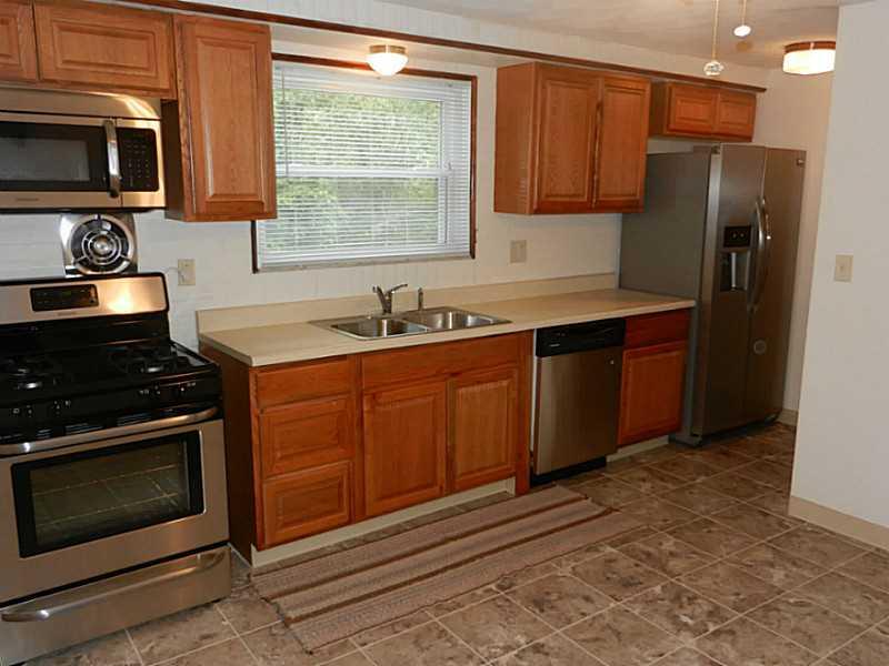 1037 Fiddleback Drive McKees Rocks, PA 15136 - Photo 8 of 25 Kitchen.