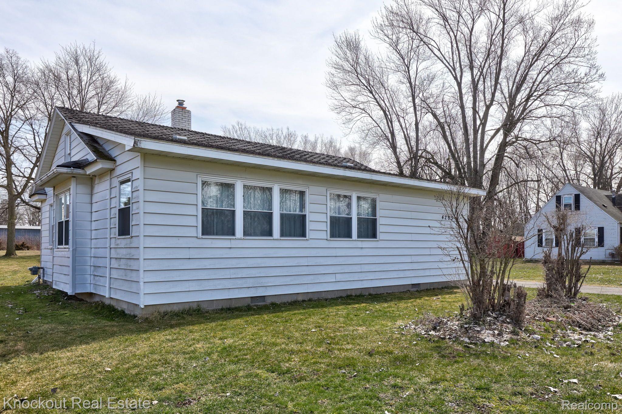 4203 Pineport Road Bridgeport, MI 48722 - Photo 3 of 39 Gallery Image 3