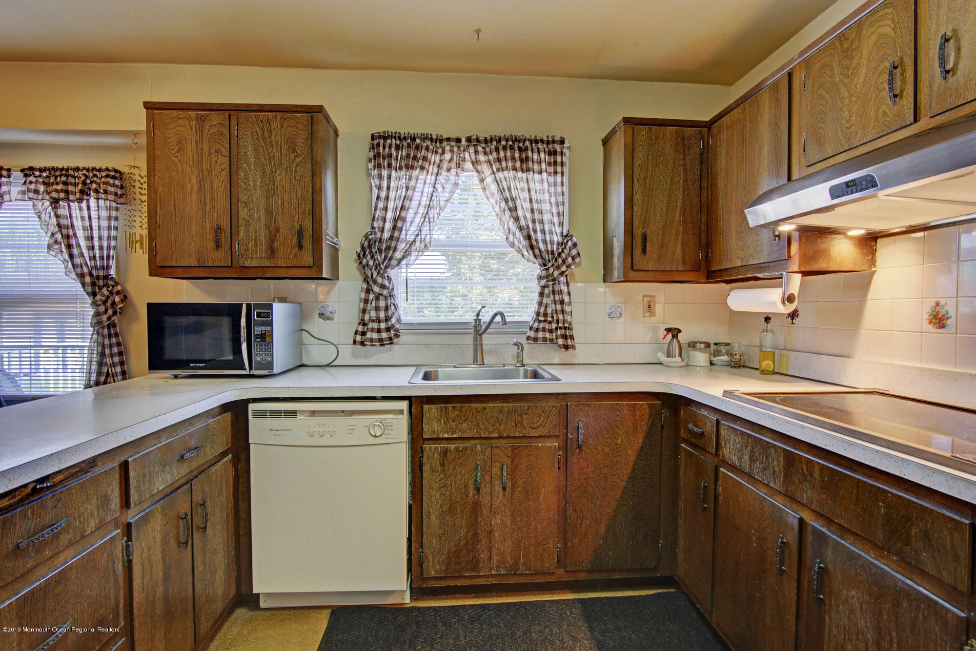 238 Elton Adelphia Road Freehold, NJ 07728 - Photo 17 of 29 IMG_7233_4_5_6_7_8_9