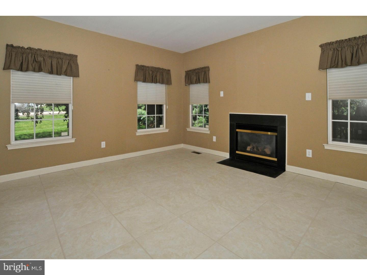 4540 Old Oak Road Doylestown, PA 18902 - Photo 4 of 25 Living Room