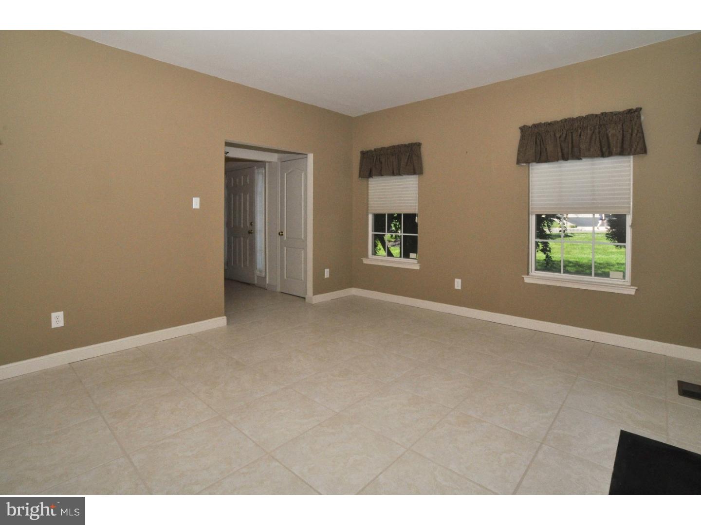 4540 Old Oak Road Doylestown, PA 18902 - Photo 5 of 25 Living Room