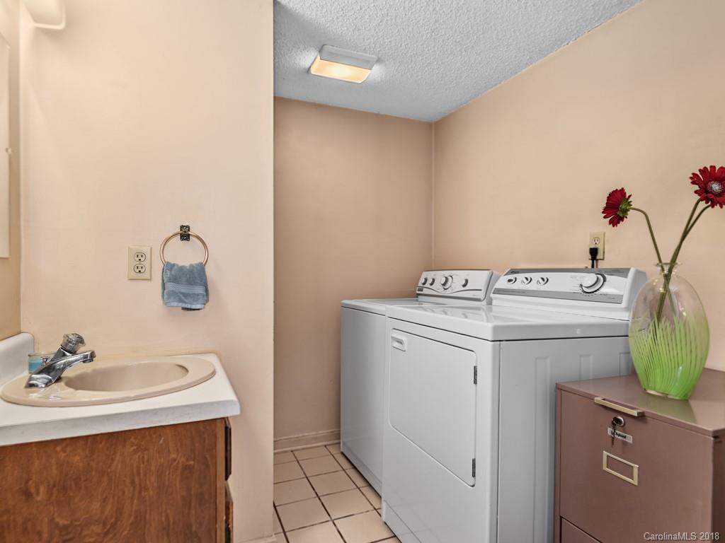 26 Tall Oaks Road Candler, NC 28715 - Photo 11 of 18 Gallery Image 11