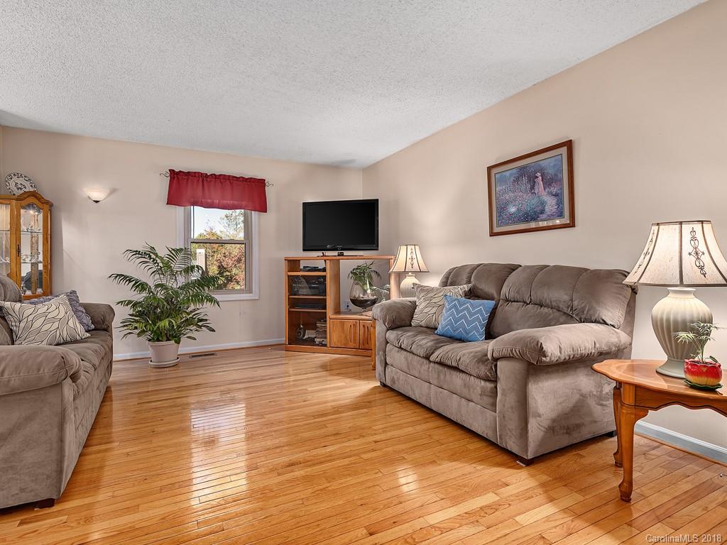 26 Tall Oaks Road Candler, NC 28715 - Photo 3 of 18 Gallery Image 3