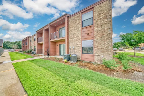 $1,000 | 904 University Oaks Boulevard, Unit 117, College Station, TX 77840