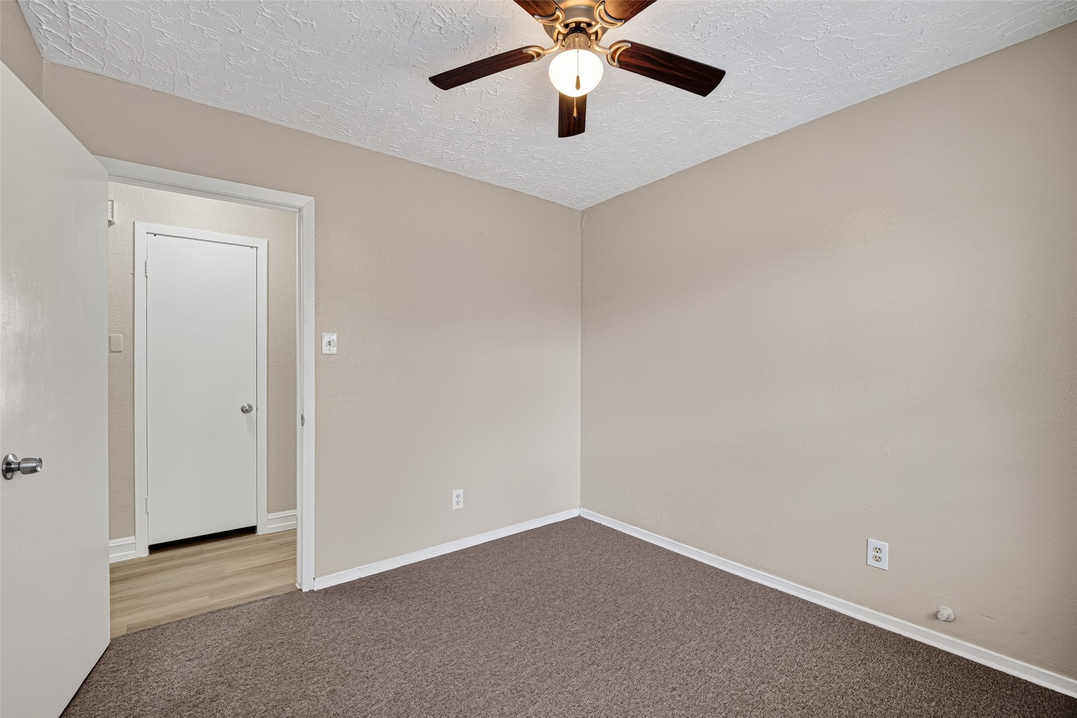 3218 Grant Street Pasadena, TX 77503 - Photo 16 of 26 A different view of this bedroom.