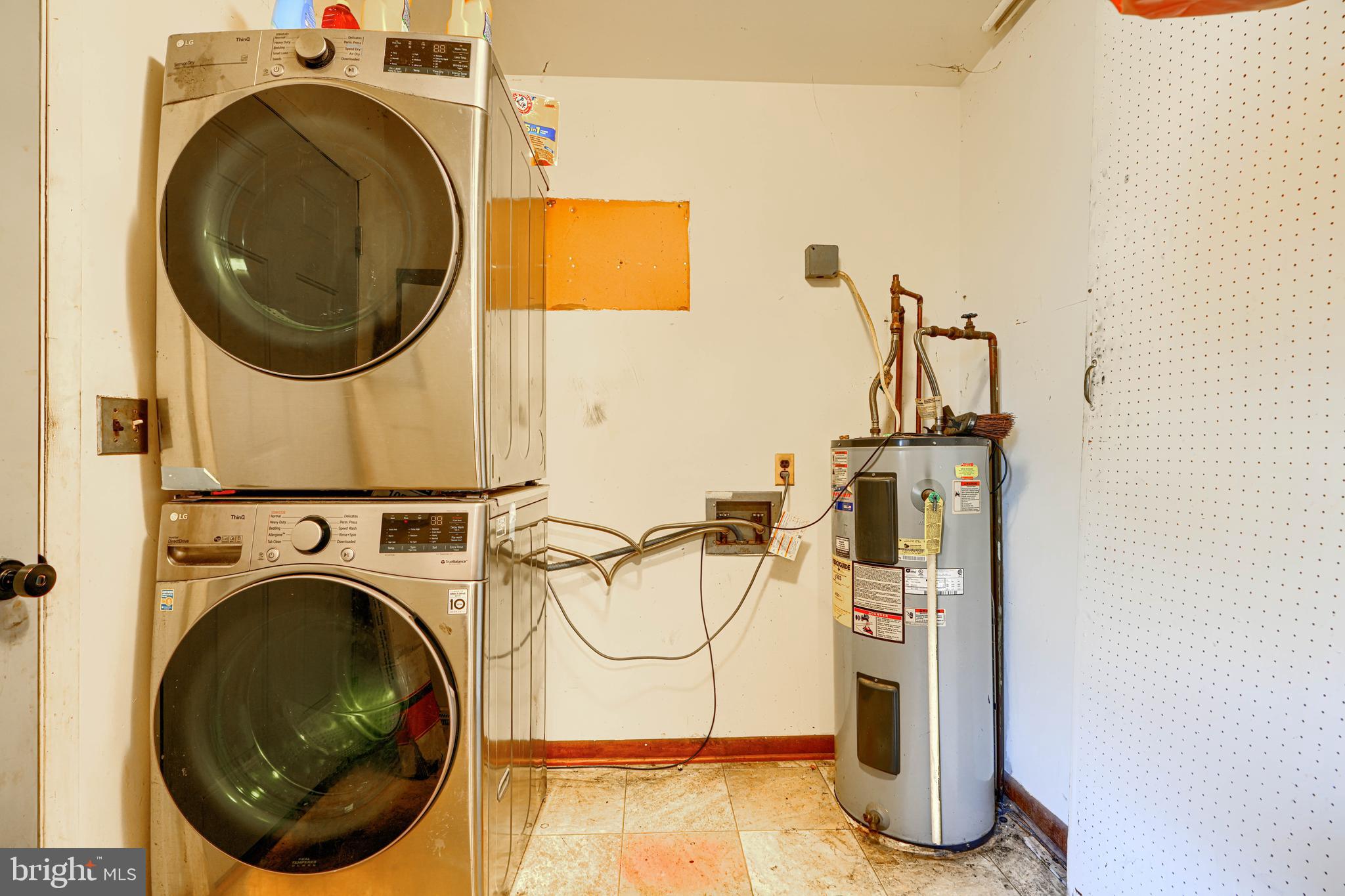 513 Round Top Road Chestertown, MD 21620 - Photo 15 of 18 a utility room with dryer and washer