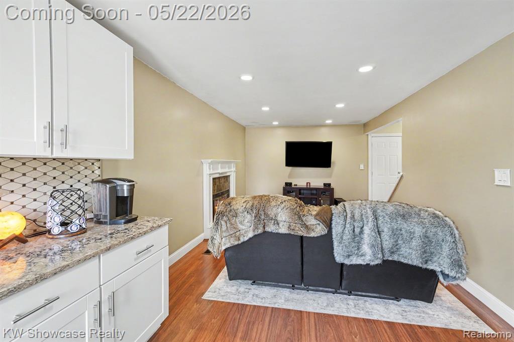 40652 Village Wood Road Novi, MI 48375 - Photo 5 of 37