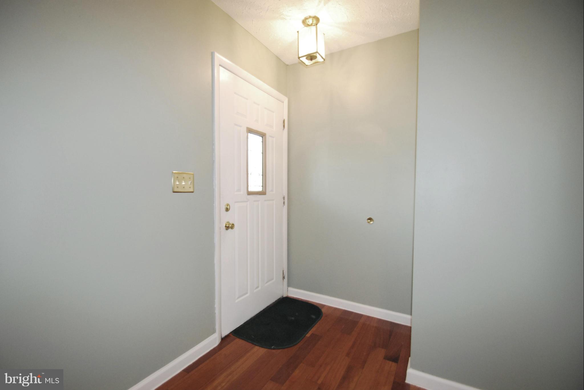 1970 Dominoe Road Annapolis, MD 21401 - Photo 3 of 30 Entrance