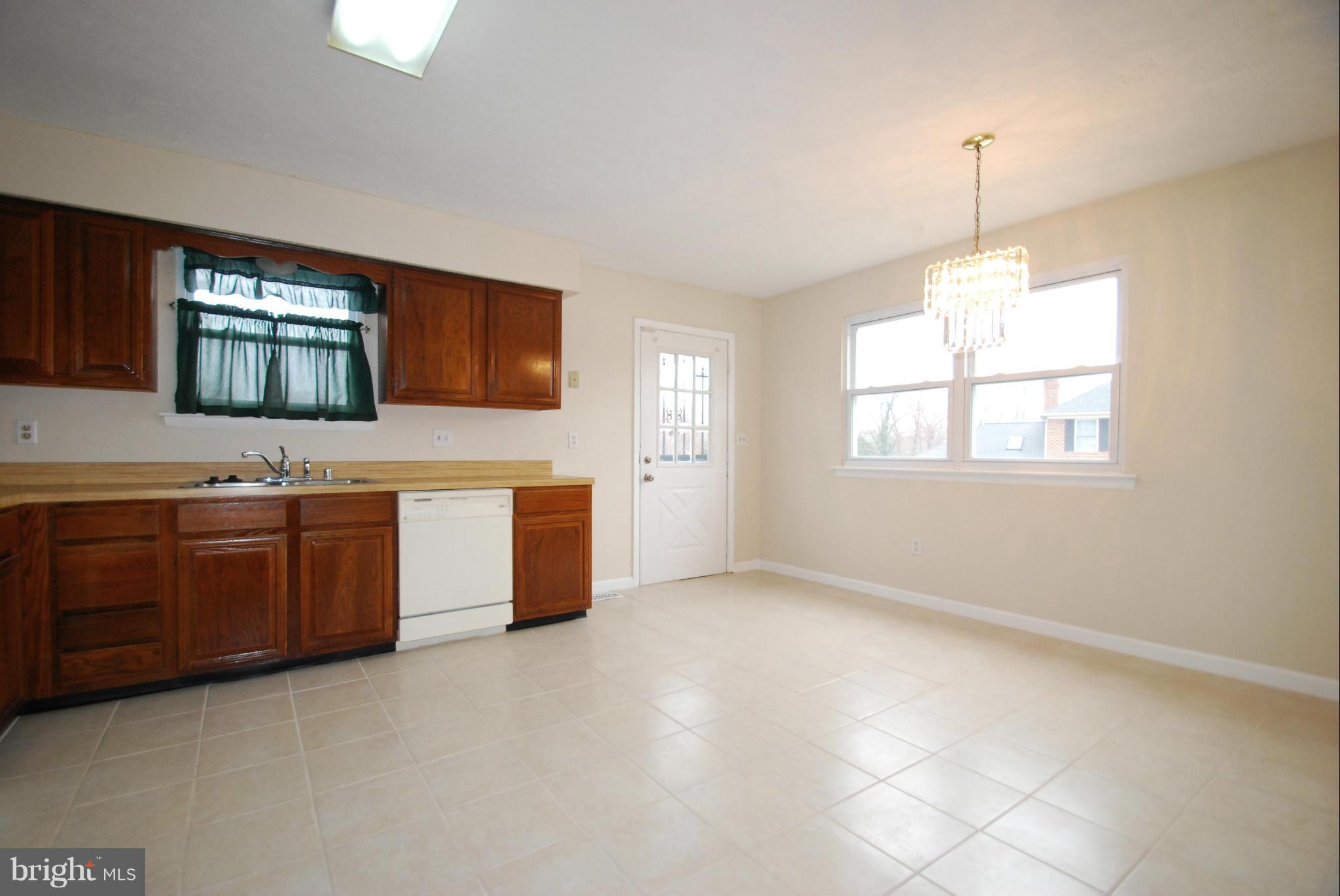 1970 Dominoe Road Annapolis, MD 21401 - Photo 6 of 30 Kitchen