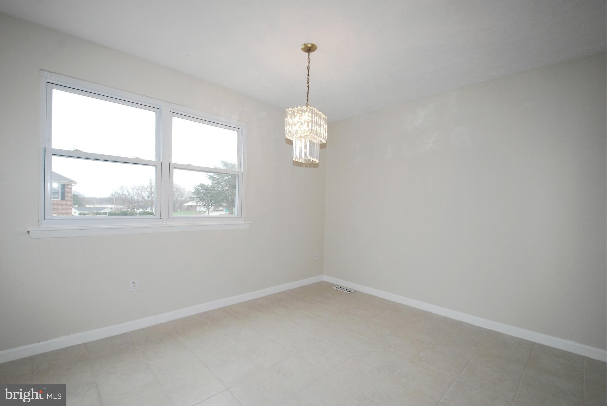 1970 Dominoe Road Annapolis, MD 21401 - Photo 8 of 30 Dining Area