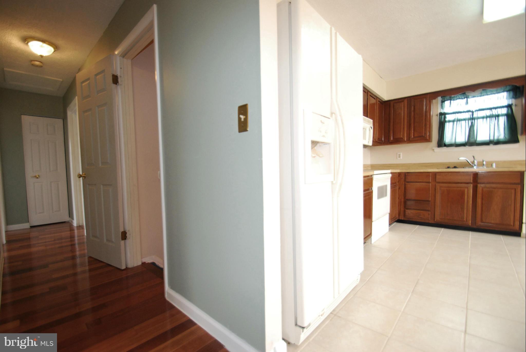 1970 Dominoe Road Annapolis, MD 21401 - Photo 10 of 30 Hallway / Kitchen