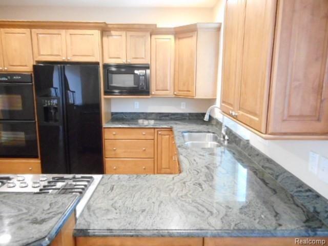 653 Langley Road Rochester Hills, MI 48309 - Photo 14 of 75