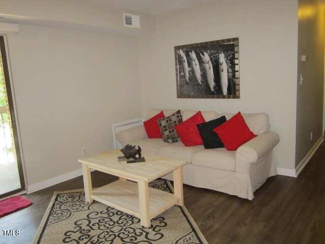 1004 Sandlin Place, Unit H Raleigh, NC 27606 - Photo 5 of 12 454d88edc5ca720113791e92065b6155c-f10xd-