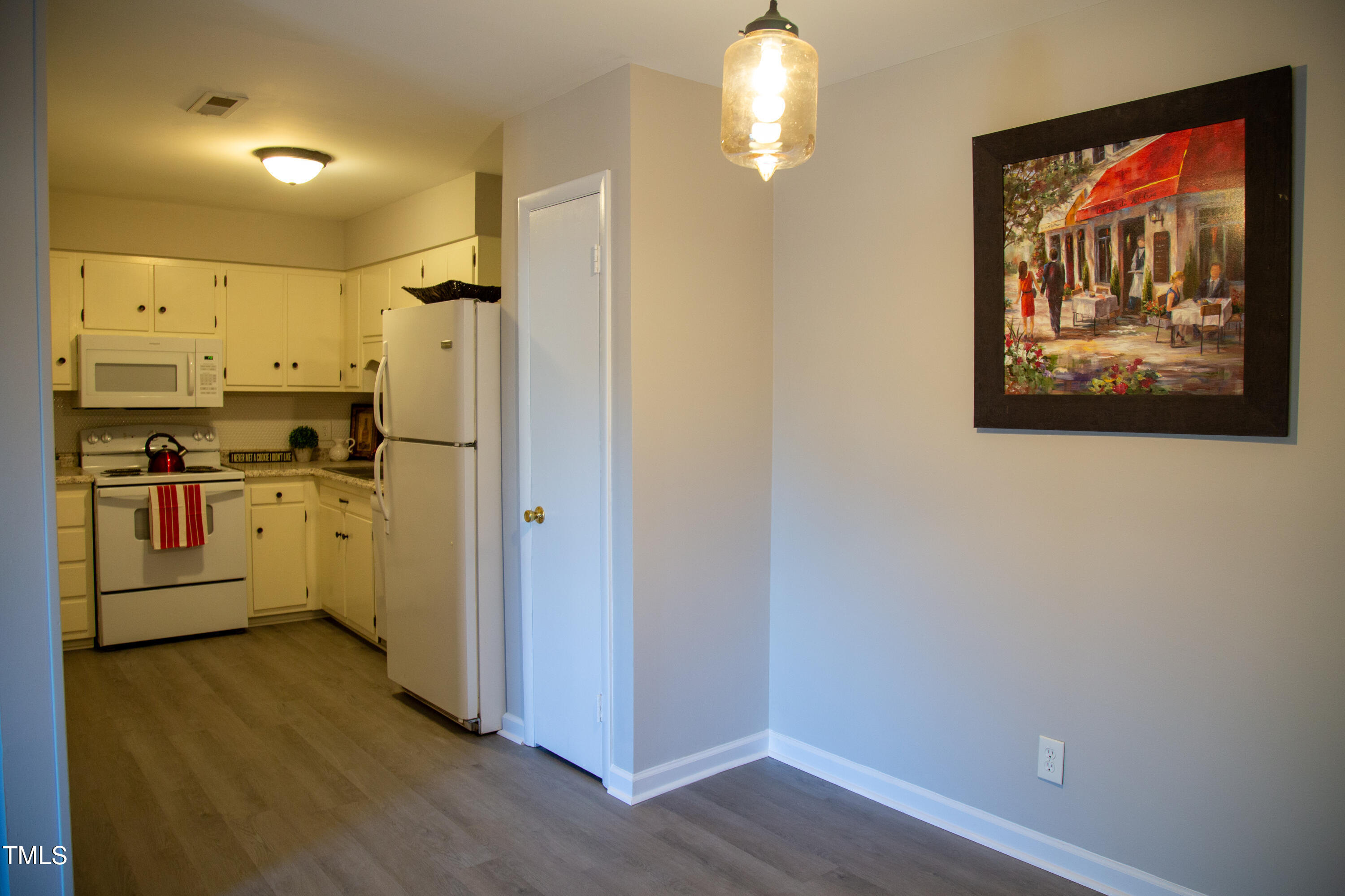 1004 Sandlin Place, Unit H Raleigh, NC 27606 - Photo 6 of 12 IMG_7042