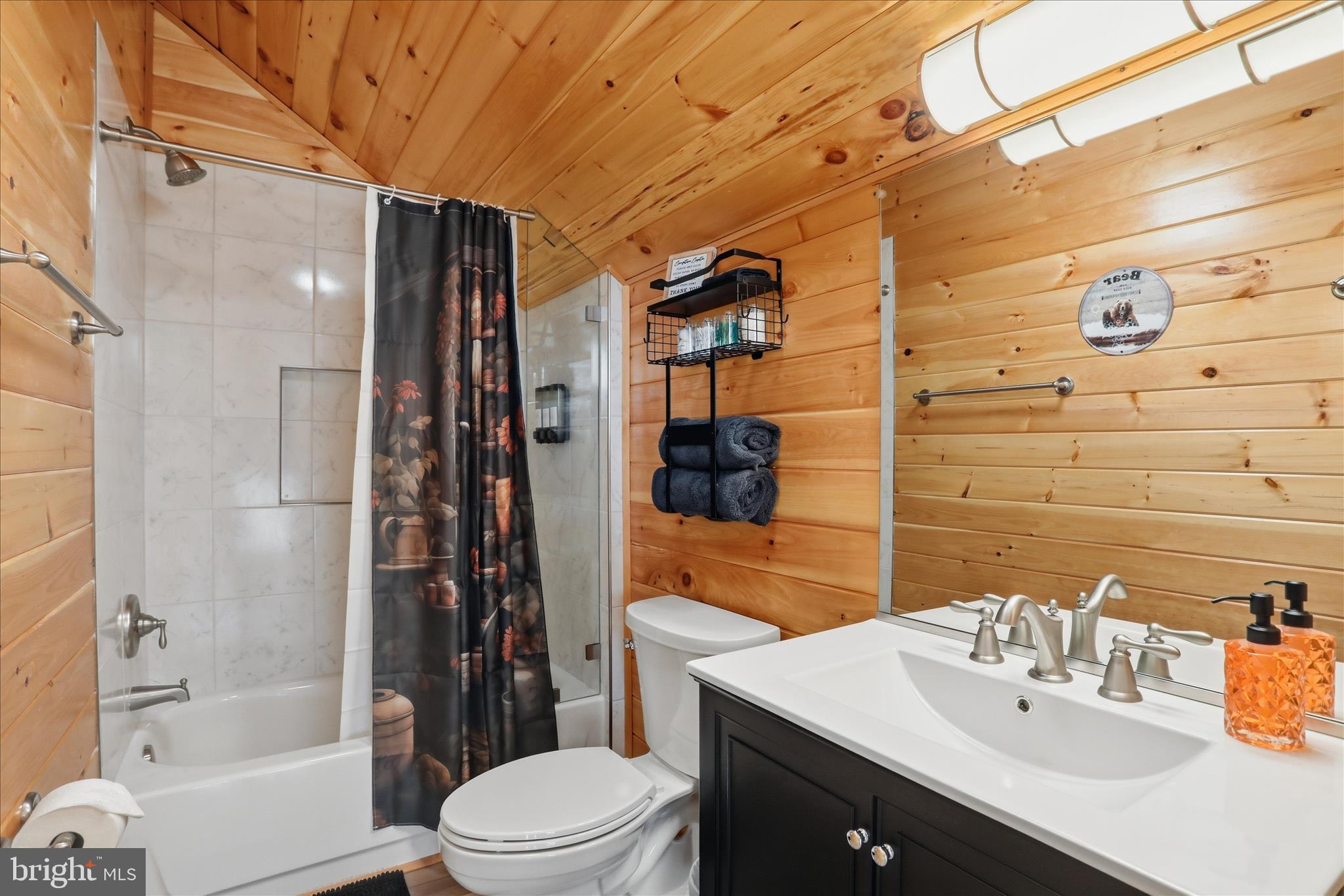 432 Lost Point Lane Berkeley Springs, WV 25411 - Photo 26 of 38 Full bathroom in the loft