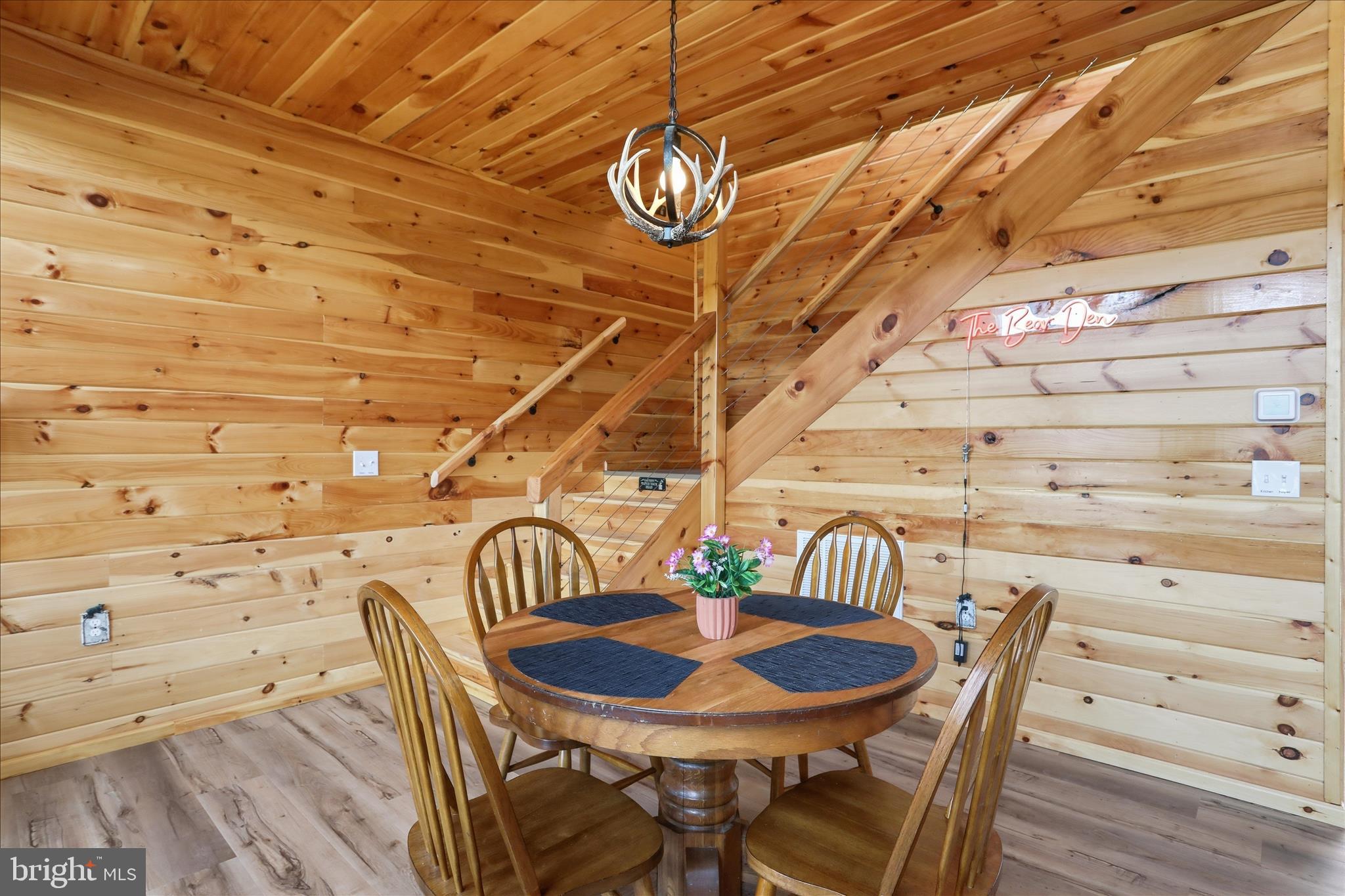 432 Lost Point Lane Berkeley Springs, WV 25411 - Photo 7 of 38 Dining area