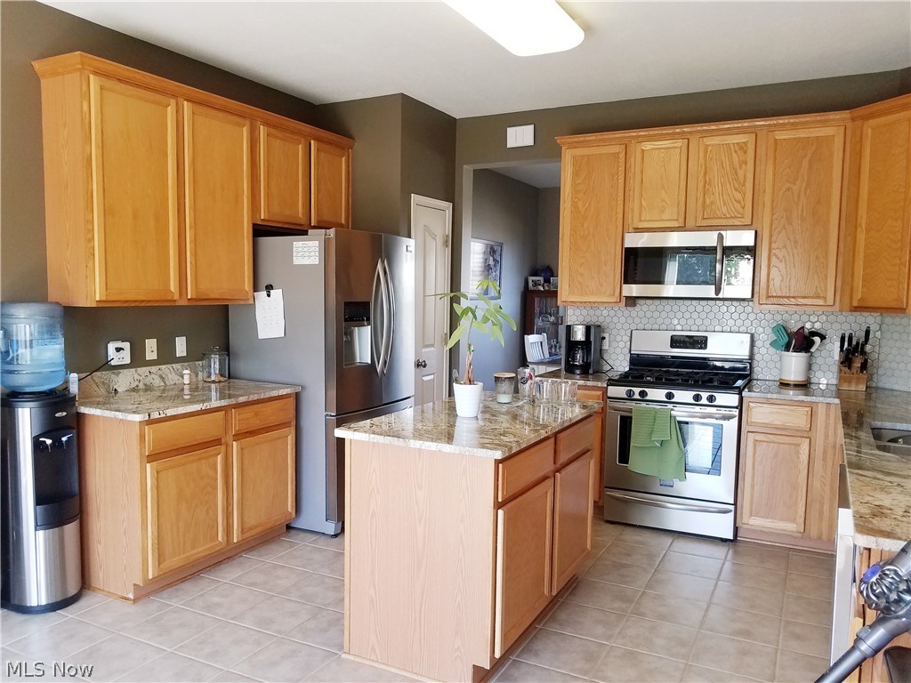27177 Watkin Road Olmsted Falls, OH 44138 - Photo 10 of 35