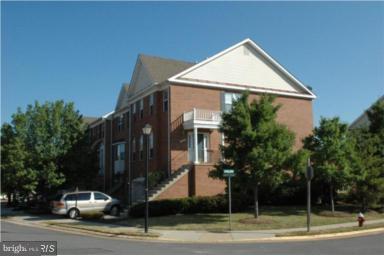 21364 Sawyer Square Ashburn, VA 20147 - Photo 2 of 17 Exterior (Front)