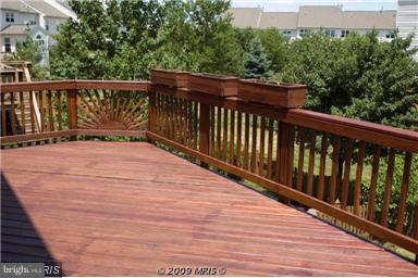 21364 Sawyer Square Ashburn, VA 20147 - Photo 17 of 17 Exterior (Rear) Deck