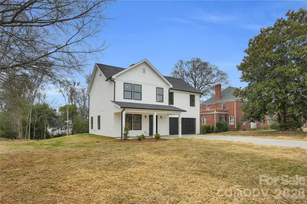 $300,000 | 404 East Arch Street, Lancaster, SC 29720