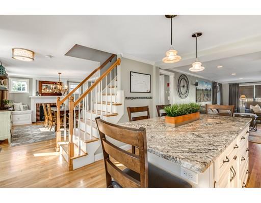 29 Wescroft Road Reading, MA 01867 - Photo 6 of 30 Gallery Image 6