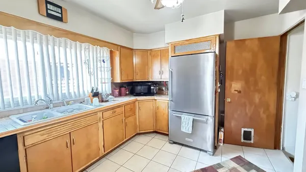 $275,000 | 8412 Greenwood Avenue, Munster, IN 46321