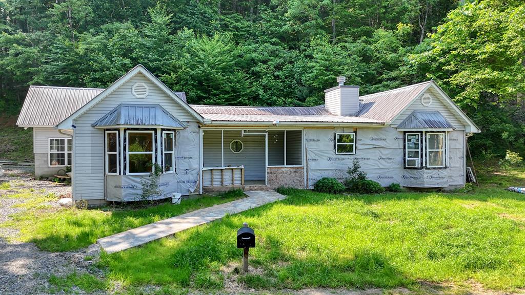 2152 Bugscuffle Spur Hiawassee, GA 30546 - Photo 1 of 41 Main View
