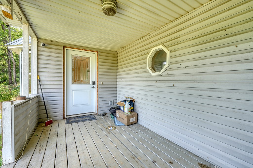 2152 Bugscuffle Spur Hiawassee, GA 30546 - Photo 13 of 41