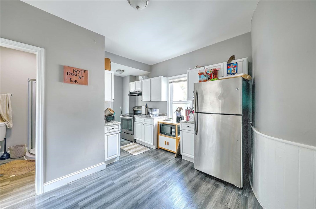 124 Pitman Street Providence, RI 02906 - Photo 11 of 32