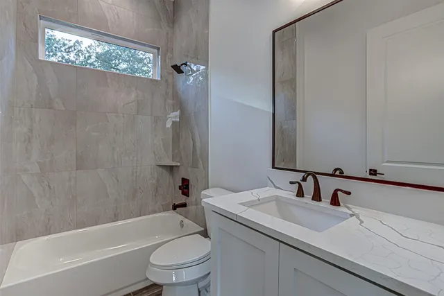 $680,000 | 128 Nugget Lane, Bastrop, TX 78602