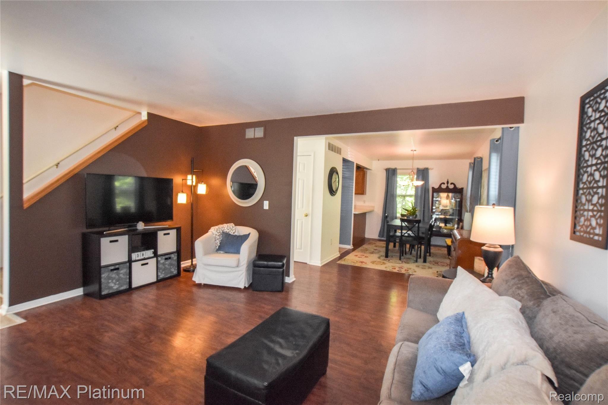 398 Springwell Lane Howell, MI 48843 - Photo 8 of 30 DSC_8358.jpg