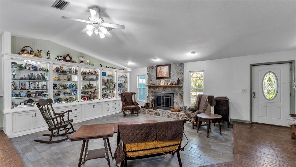 1121 Old Polk City Road Lakeland, FL 33809 - Photo 15 of 46